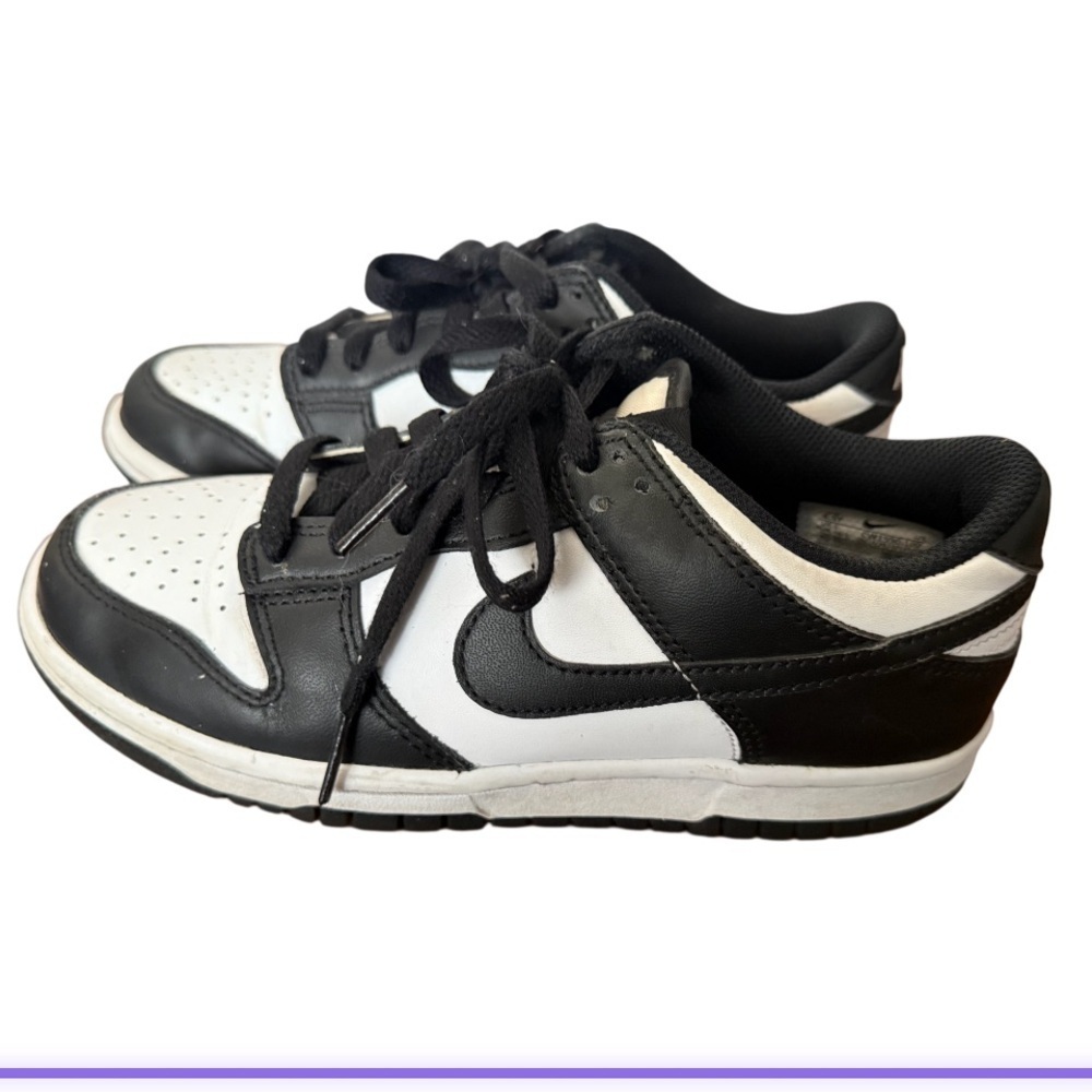 Nike Youth Panda Dunks Classic Black and White SneakersSize 4.5
